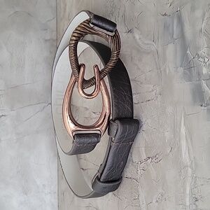 Chico's Taupe Belt with Gold and Brass Tone Hook Closure Size M/L